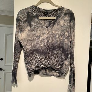Long sleeve patterned top